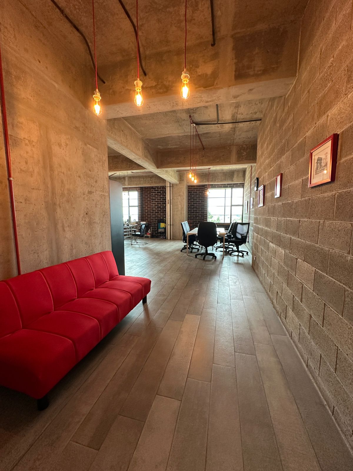 OFFICE FOR SALE IN THE MIRAFLORES DISTRICT BUILDING, ZONE 11